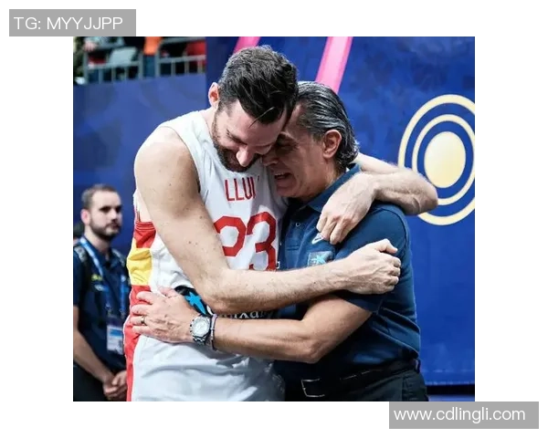 成都篮球队在欧锦赛中的默契配合与战术执行分析