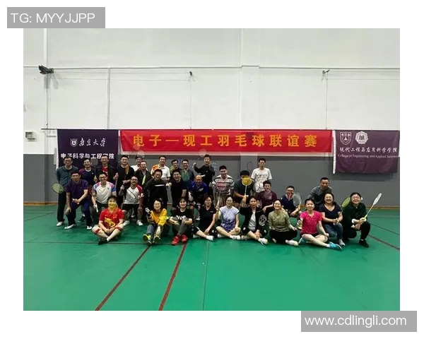 广州羽毛球队在钻石联赛中的逆袭之旅展现拼搏精神与团队力量